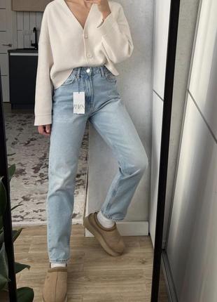 Новые стильные джинсы zara с высокой посадкой красивого цвета