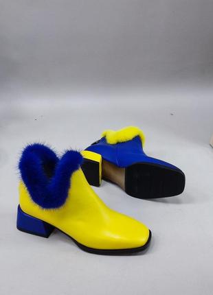 Желто синие ботинки из натуральной кожи с опушением из норки