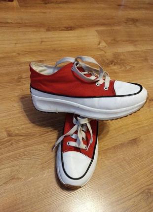 Кроссовки женские