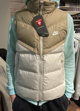 Жилетка nike shrorm-fit size : m