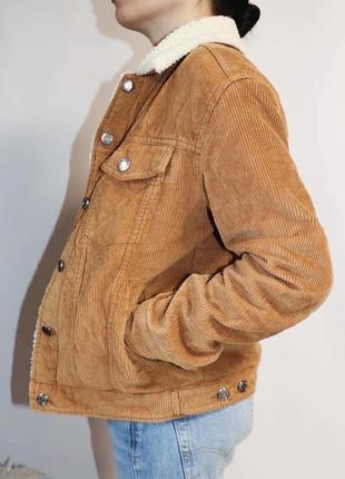 Вельветова шерпа від bershka