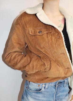 Вельветова шерпа від bershka