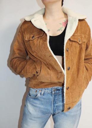 Вельветова шерпа від bershka