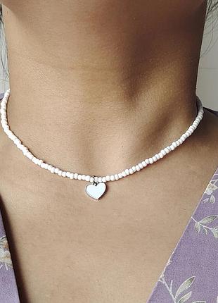 Белый чокер бусы ожерелье подвеска сердце5 фото