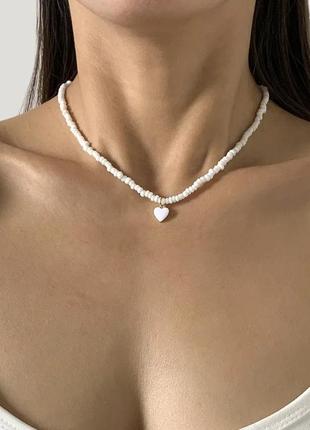 Белый чокер бусы ожерелье подвеска сердце7 фото