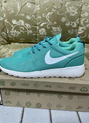 Новые кроссовки nike