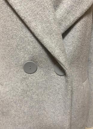 Серое пальто, пальто серое с поясом, трендовое пальто,3 фото