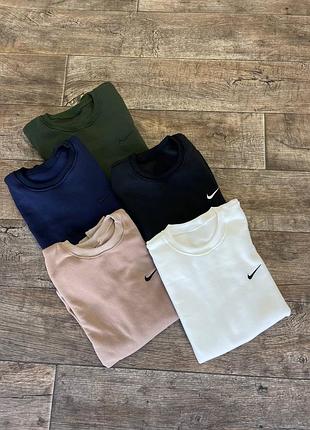 Теплий костюм від nike . тканина приємна на дотик , комфорт для тіла . унісекс