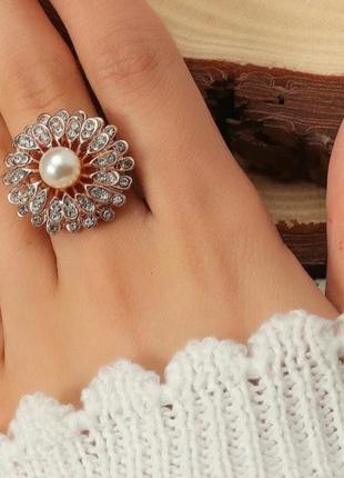 Стильное кольцо с жемчужинкой и кристаллами бижутерия6 фото