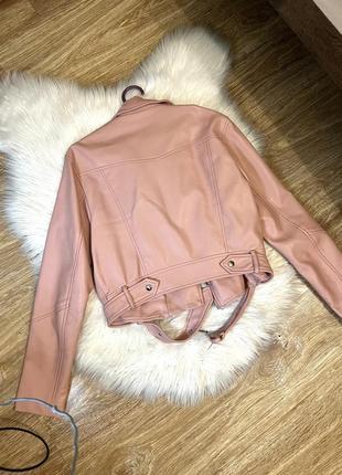 Стильная укороченная куртка кожаная косуха розовая пудровая bershka5 фото