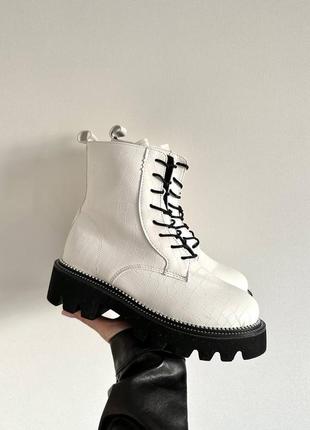 Жіночі черевики зимові та демісезон білі python boots white