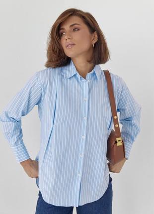 Женская рубашка с узором в вертикальную полоску