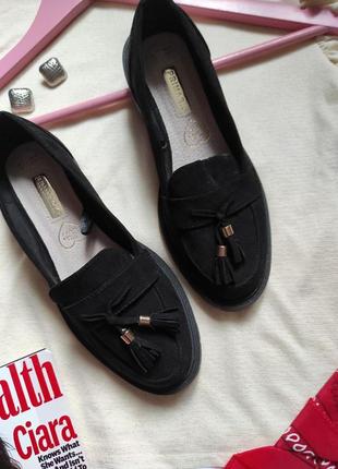 Чорні жіночі туфлі на низькому каблуці та тракторній підошві текстильні лофери1 фото