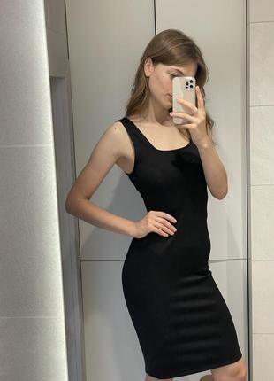 Базова чорна довга облягаюча сукня3 фото