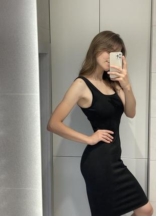 Базова чорна довга облягаюча сукня6 фото