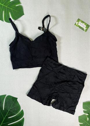 Бесшовный спортивный комплект в рубчик (топ на тонких бретелях и шорты) для фитнеса/спортзала