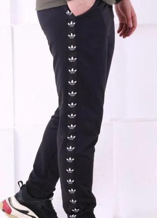 Мужские спортивные штаны с лампасами adidas, спортивки адидас черные1 фото
