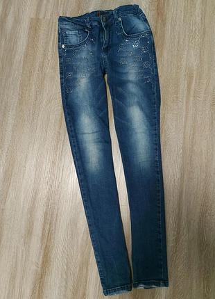 Бомбезні джинсики gucci!!
11-12 років..