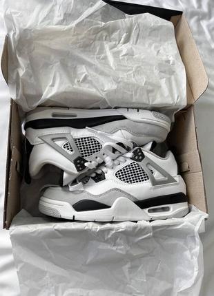 Кроссовки air jordan 4 retro military black premium белые женские9 фото