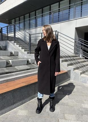 Однобортное женское черное утепленное длинное кашемировое пальто демисезонное4 фото