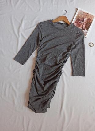 Серое фактурное платье мини со сборкой/драпировкой4 фото