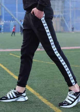 Мужские спортивные штаны с лампасами adidas, спортивки адидас черные4 фото