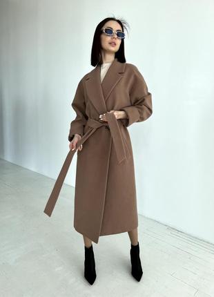 Роскошное демисезонное утепленное женское бежевое кашемировое пальто с поясом