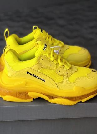 Кросівки в стилі balenciaga triple s clear sole yellow