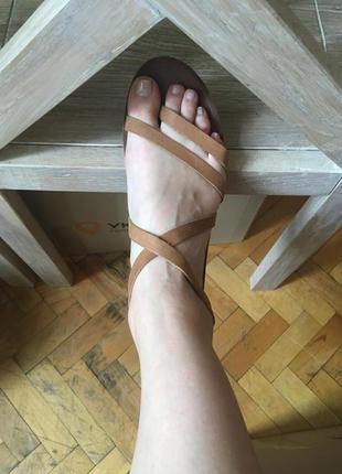 Шкіряні м'які сандалі бежеві босоніжки 39-406 фото