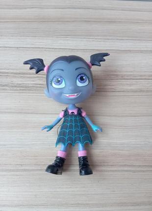 Пластиковая фигурка disney vampirina