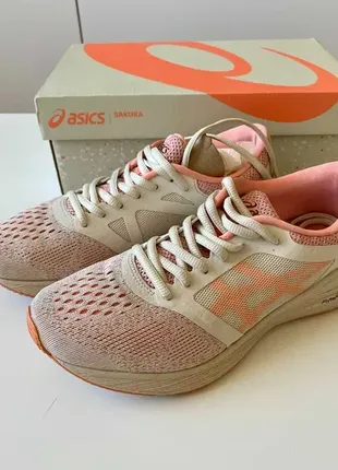 Кросівки asics бігові 38р