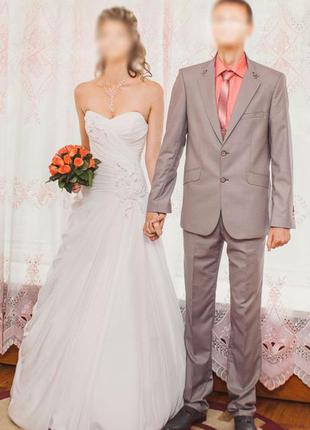 Свадебное платье а-силуэта