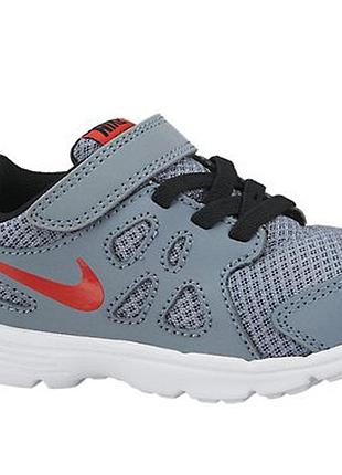 Кроссовки nike revolution 2  оригинал  размер 23.5