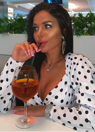 Роскошная сексуальная черно белая блуза на завязку в горох prettylittlething