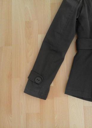 Коричнева куртка