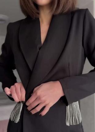 Чорний жіночий вечірній комбінезон у стилі зара із костюмки з бахромою з каміння піджак-шорти4 фото
