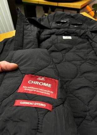 Оригінальна чоловіча куртка c.p. company з лінзами чорного кольору4 фото