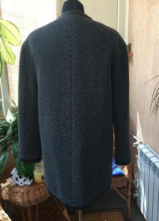 Шикарное шерстяное пальто,декор- кожа. размер s.4 фото