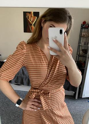 Красивое летнее платье с рукавами-фонариками