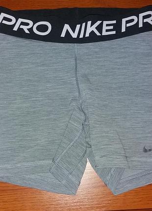Шорты nike. размер s