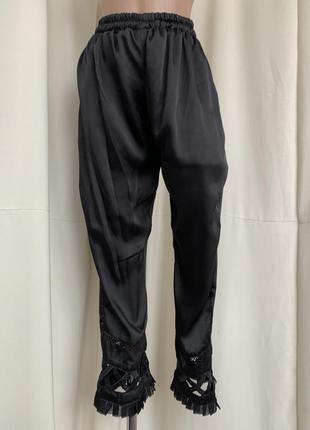 Панталони штани готичні готичні атласні з рюшів