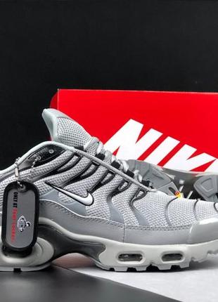 Демисезонные кроссовки «nike air max plus tn»