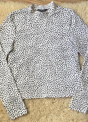 Чудовий гольфик в рубчик, з принтом / стильный гольф водолазка для девочки белый с чёрным далматинец