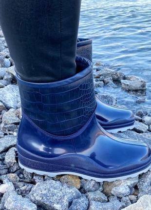 Резиновые сапоги на флисе защитят ножки от холода и воды7 фото