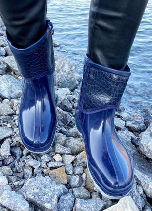 Резиновые сапоги на флисе защитят ножки от холода и воды