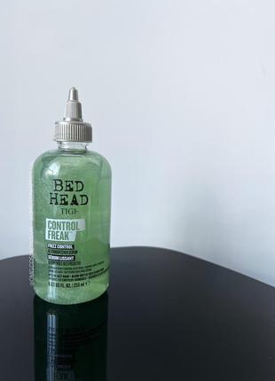 Cироватка для неслухняного та кучерявого волосся tigi bed head control freak 250 мл