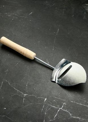 Ніж-лопатка для сиру з дерев'яною ручкою 26 см1 фото