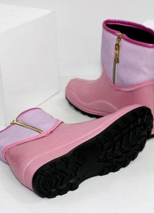 Гумові чоботи на флісі рожевого кольору — чудовий захист ніжок від води4 фото