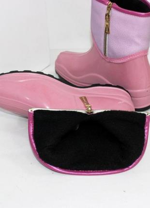 Гумові чоботи на флісі рожевого кольору — чудовий захист ніжок від води5 фото