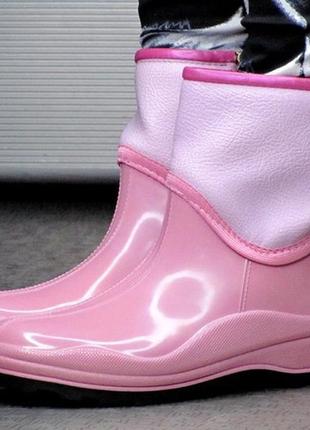 Гумові чоботи на флісі рожевого кольору — чудовий захист ніжок від води7 фото